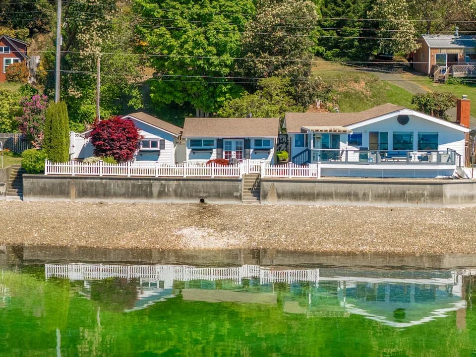 Hood Canal waterfront home & guest house in Belfair, Washington, United States