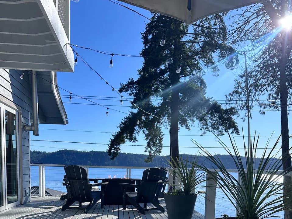 Hood Canal Summer- upscale meets the rocky shores! in Belfair, Washington, United States