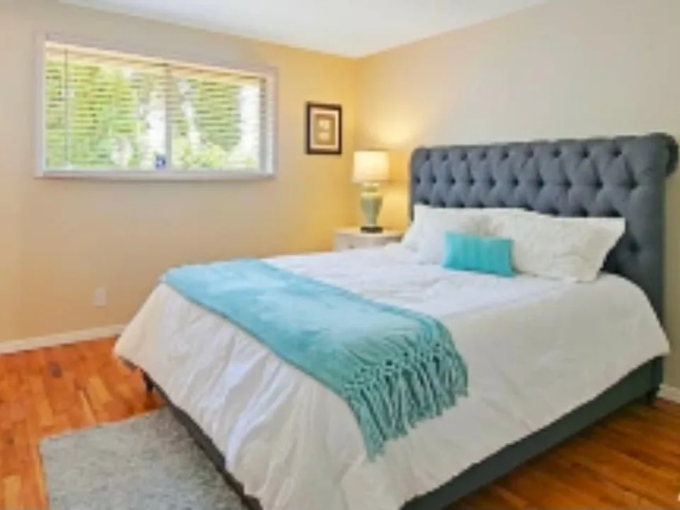 Comfortable Private Room for Professionals in Lynnwood, Washington, United States