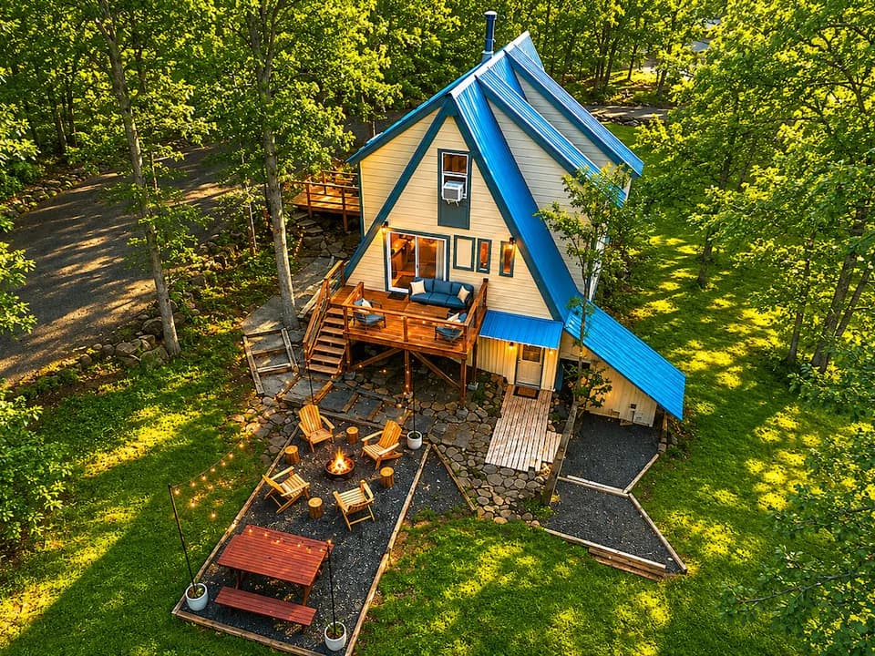 Klickitat A-Frame+Hot Tub+Private 10 acres+River in Goldendale, Washington, United States