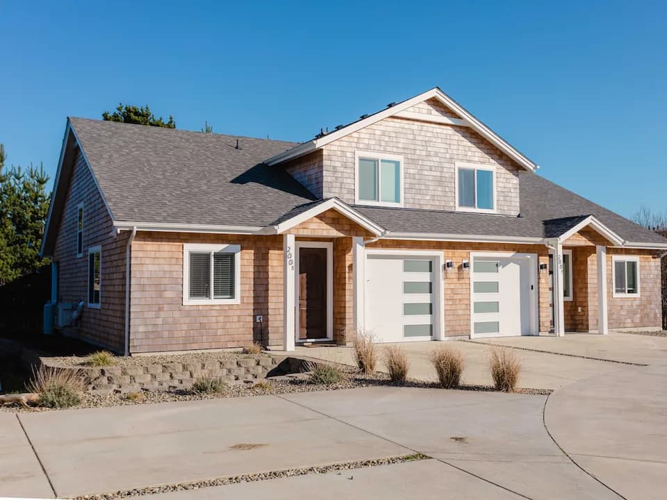 The *Seashell Cove* cozy condo, sleeps 6-8 in Long Beach, Washington, United States
